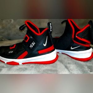 Kid's Nike Shoes Lebron Soldier Xiii 4.5c